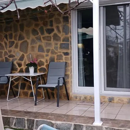 Garden's House Apartment *